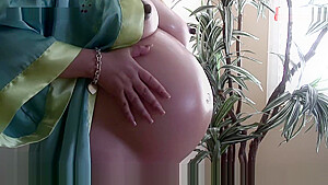 cute preggo camgirl 4