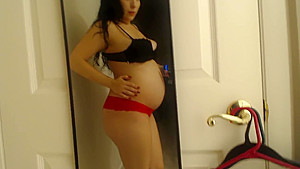 Pregnant Jessica Barry 02